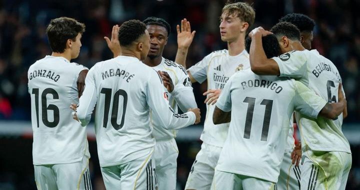 凌晨4点皇马新帅首秀！赢球=晋级8强 首发曝光：熊皇领衔|阿韦洛亚|皇家马德里|基利安·姆巴佩|布拉欣·迪亚斯|阿尔巴_新浪新闻